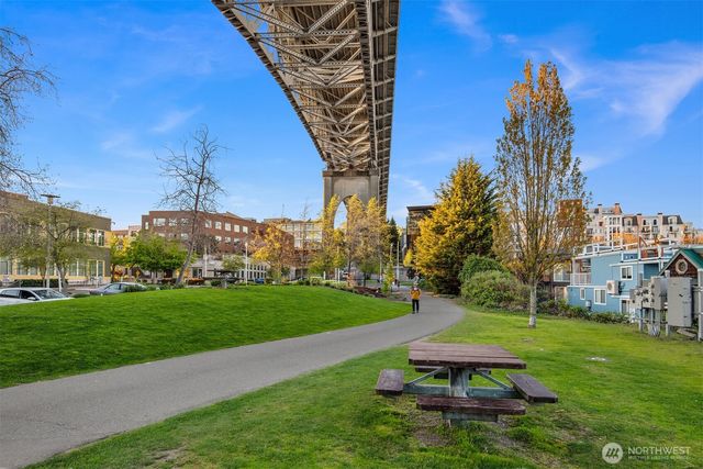 3616 Francis Avenue N, Seattle, WA 98103