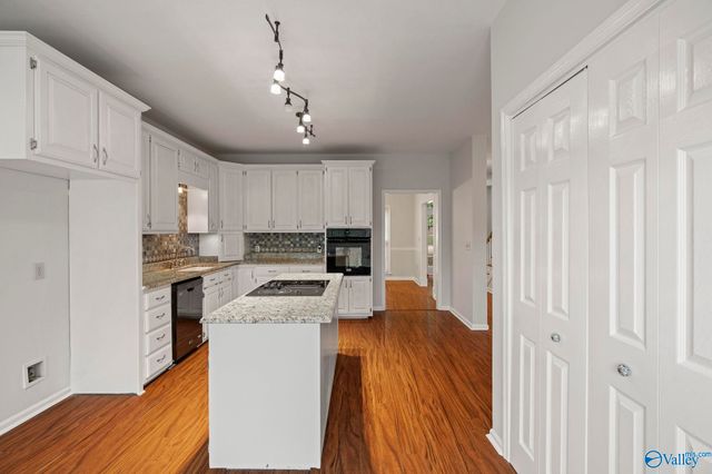 929 E Cave Spring Road, Decatur, AL 35603