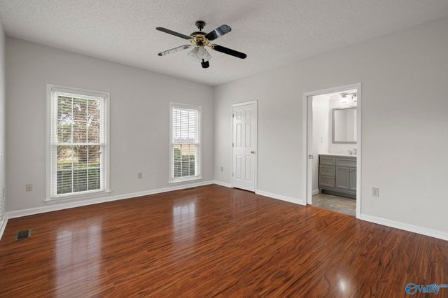 929 E Cave Spring Road, Decatur, AL 35603