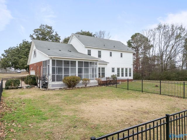 929 E Cave Spring Road, Decatur, AL 35603