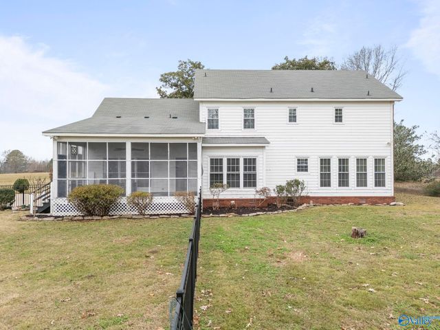 929 E Cave Spring Road, Decatur, AL 35603