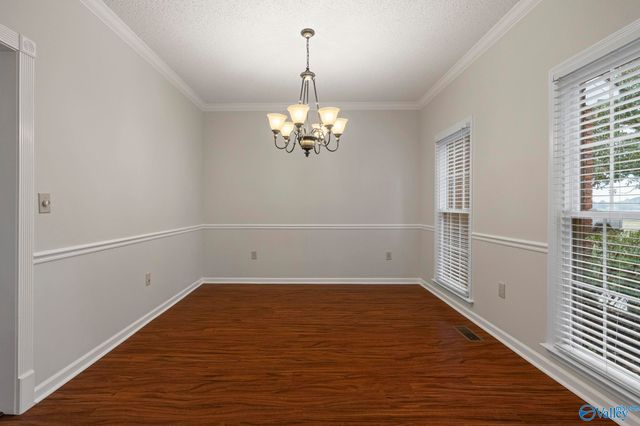 929 E Cave Spring Road, Decatur, AL 35603