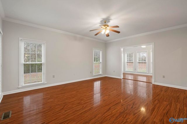 929 E Cave Spring Road, Decatur, AL 35603