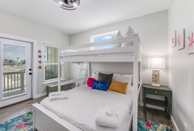 603 E Avenue G 101, Port Aransas, TX 78373