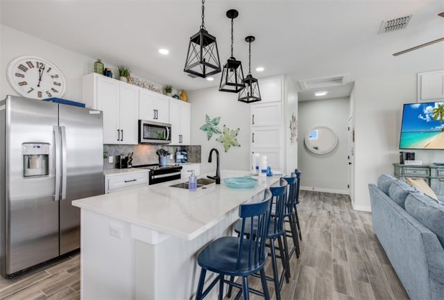 603 E Avenue G 101, Port Aransas, TX 78373