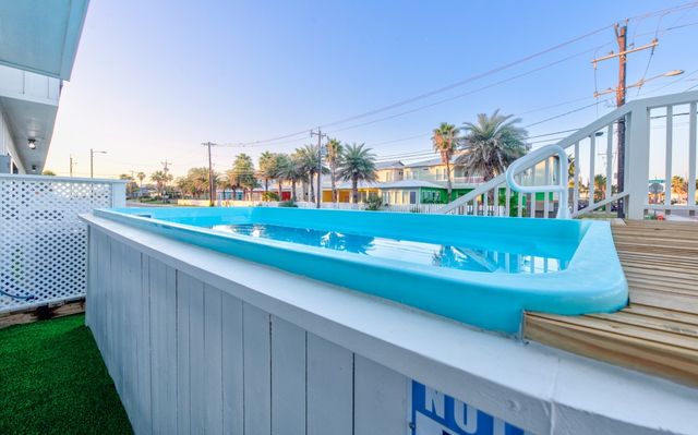 603 E Avenue G 101, Port Aransas, TX 78373