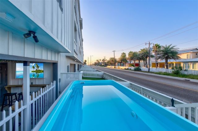 603 E Avenue G 101, Port Aransas, TX 78373