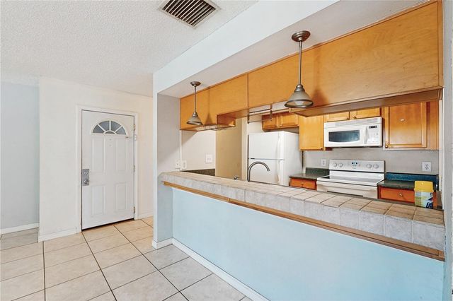 117 N MERCURY AVENUE 117, Clearwater, FL 33765