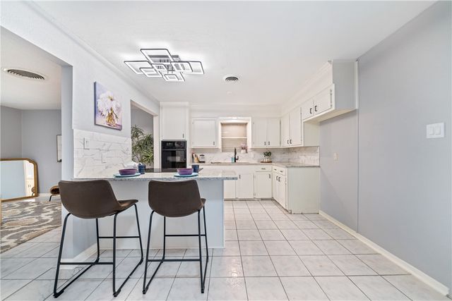 1102 Bradshaw Dr, Corpus Christi, TX 78412