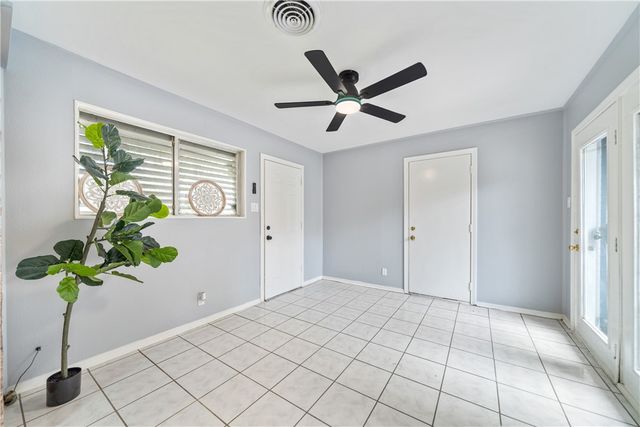 1102 Bradshaw Dr, Corpus Christi, TX 78412