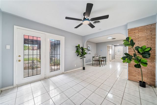 1102 Bradshaw Dr, Corpus Christi, TX 78412