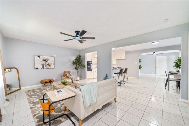 1102 Bradshaw Dr, Corpus Christi, TX 78412