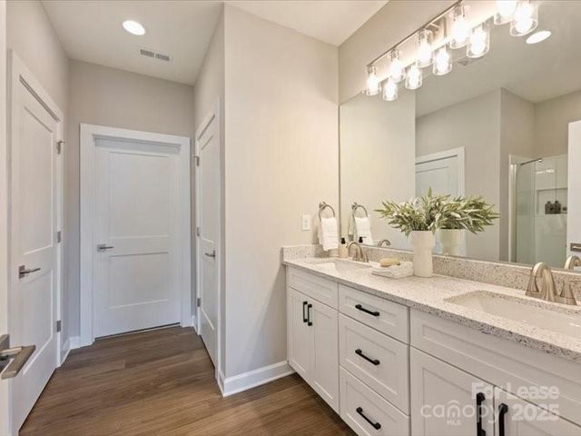 8017 Joy Crossing Lane, Charlotte, NC 28214