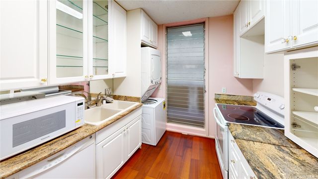 1624 Kanunu Street 306, Honolulu, HI 96814