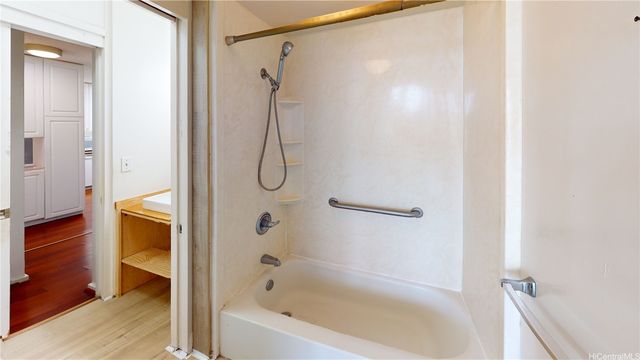1624 Kanunu Street 306, Honolulu, HI 96814