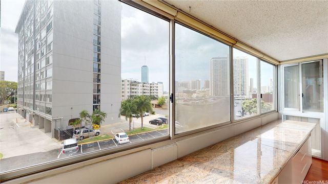 1624 Kanunu Street 306, Honolulu, HI 96814