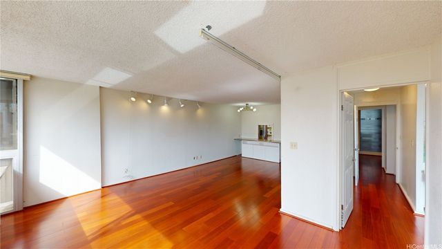 1624 Kanunu Street 306, Honolulu, HI 96814