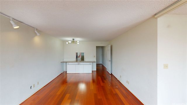 1624 Kanunu Street 306, Honolulu, HI 96814