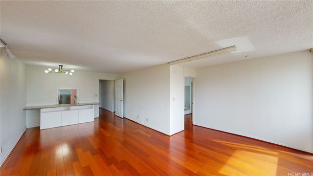 1624 Kanunu Street 306, Honolulu, HI 96814