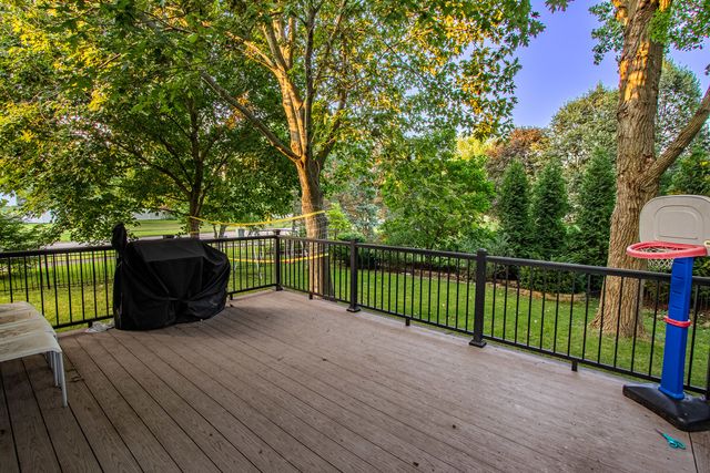 1201 Pinetree Lane, Bartlett, IL 60103