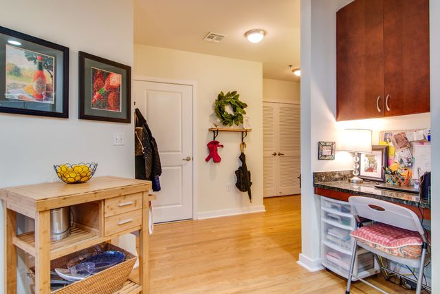 301 Demonbreun St Unit 1716, Nashville, TN 37201