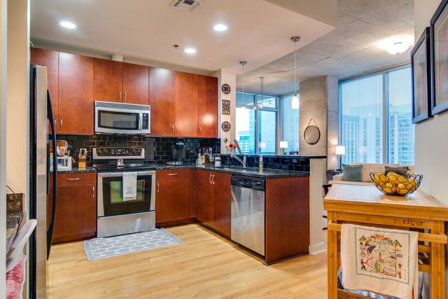 301 Demonbreun St Unit 1716, Nashville, TN 37201