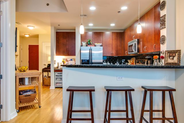 301 Demonbreun St Unit 1716, Nashville, TN 37201