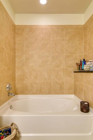 301 Demonbreun St Unit 1716, Nashville, TN 37201