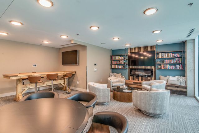 301 Demonbreun St Unit 1716, Nashville, TN 37201