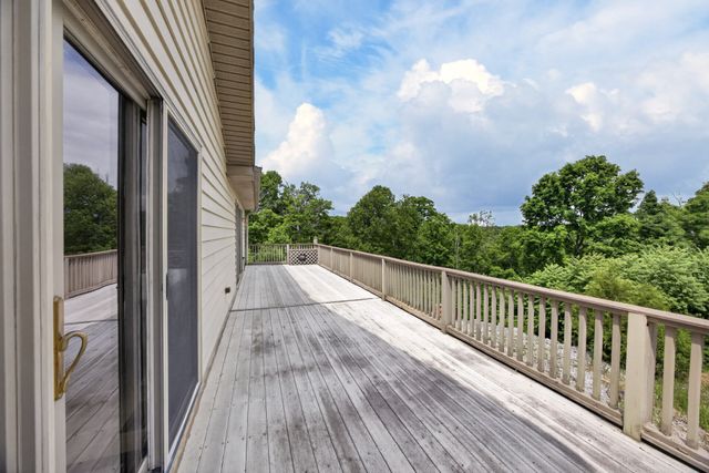 241 Hidden Cove Ln, Allons, TN 38541
