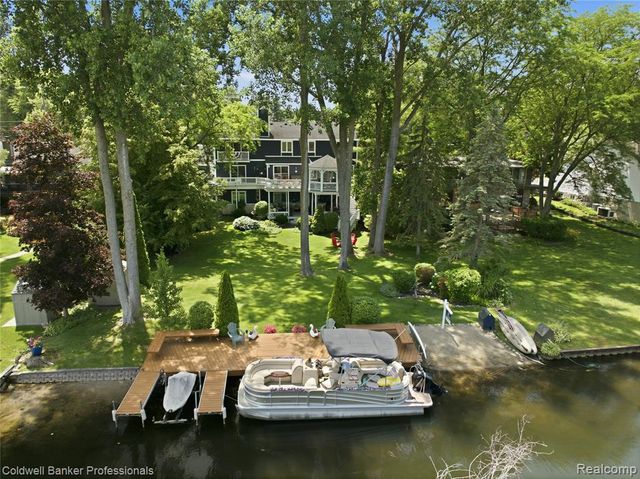 3410 Benstein Road, Commerce Twp, MI 48382