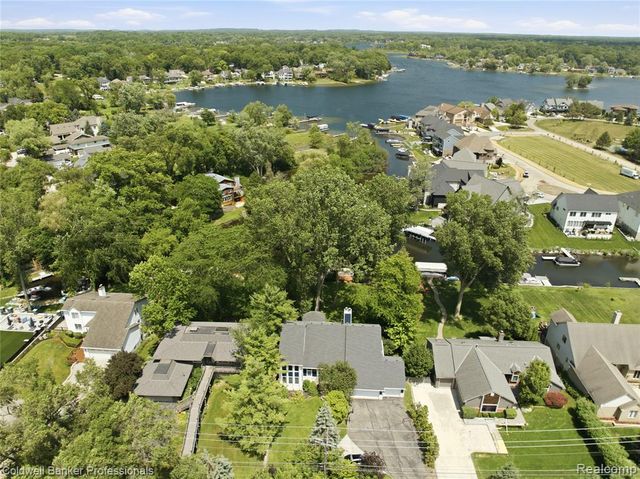 3410 Benstein Road, Commerce Twp, MI 48382
