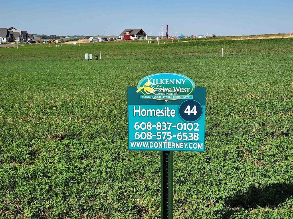 1521 S Holiday Drive, Waunakee, WI 53597