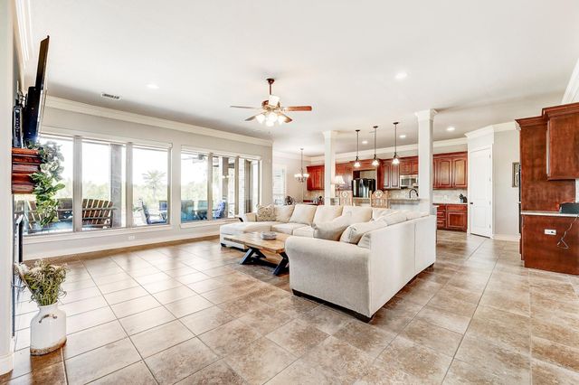 108 Waterstone Drive, Montgomery, TX 77356