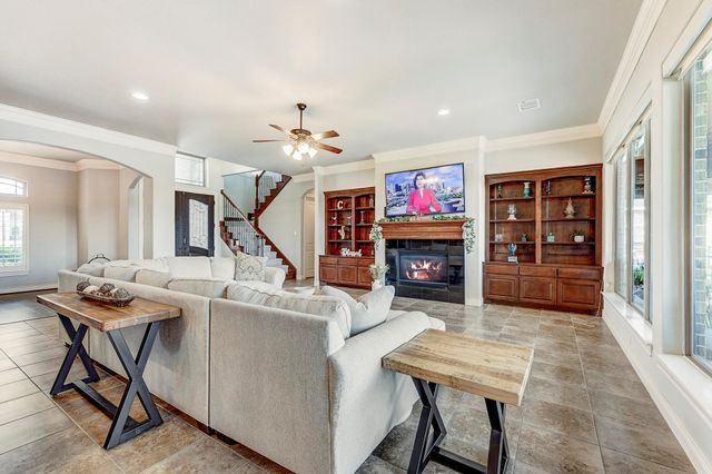 108 Waterstone Drive, Montgomery, TX 77356