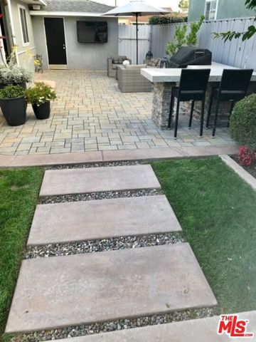6629 W 87th Place, Los Angeles, CA 90045