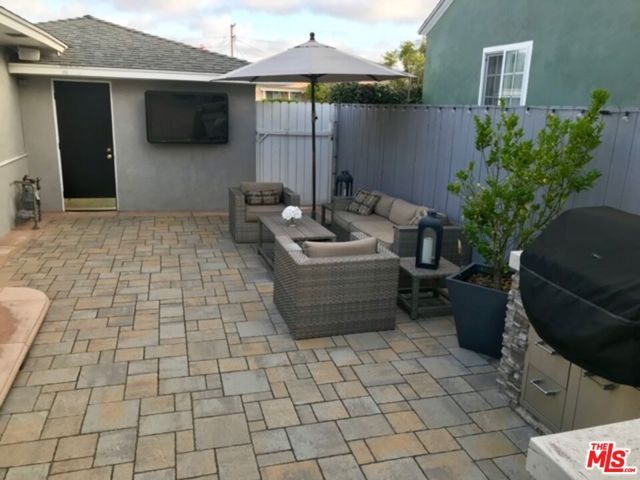 6629 W 87th Place, Los Angeles, CA 90045