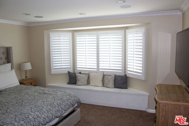 6629 W 87th Place, Los Angeles, CA 90045