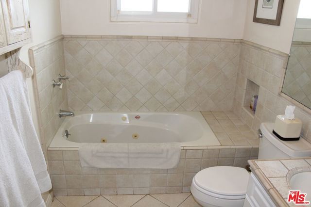 6629 W 87th Place, Los Angeles, CA 90045