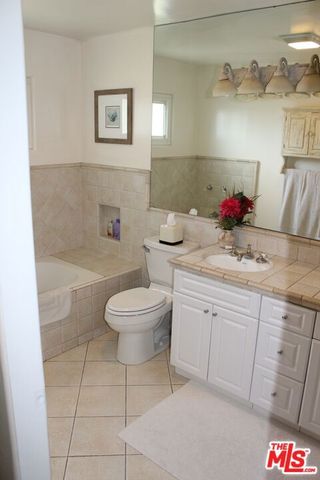 6629 W 87th Place, Los Angeles, CA 90045