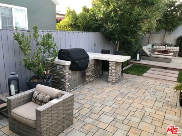 6629 W 87th Place, Los Angeles, CA 90045