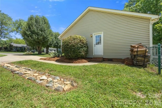 3571 Farm Lake Drive SW, Concord, NC 28027