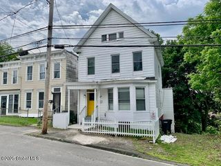 58 Thompson Street, Troy, NY 12180