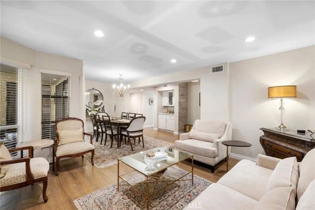 236 N Louise Street 109, Glendale, CA 91206