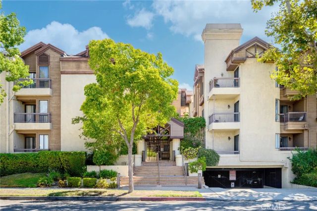 236 N Louise Street 109, Glendale, CA 91206