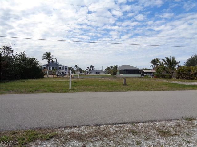 2947 Cussell DR, St James City, FL 33956