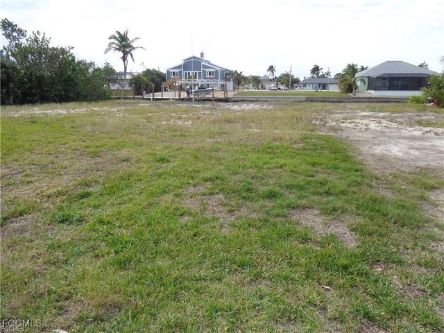 2947 Cussell DR, St James City, FL 33956