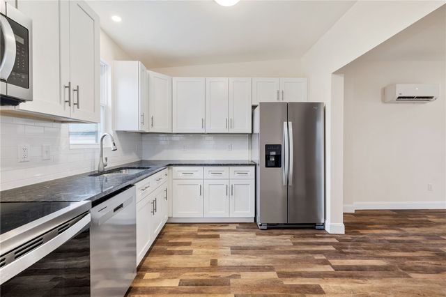 311 Elsdon St., Perry Hilltop, PA 15214