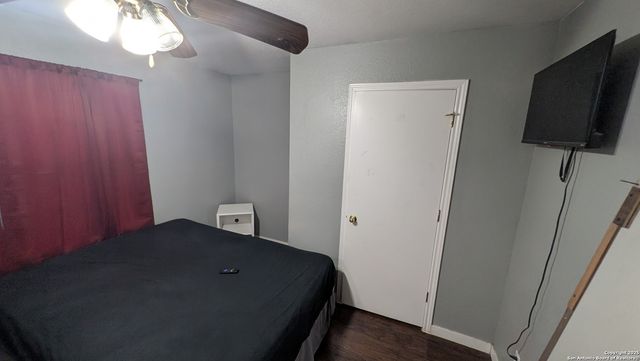 5915 Bronco Way, San Antonio, TX 78239