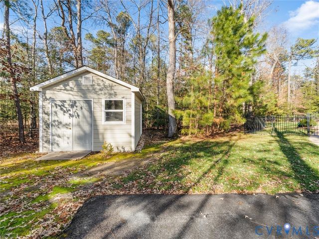 9200 Barrows Hill Ct, Chesterfield, VA 23838